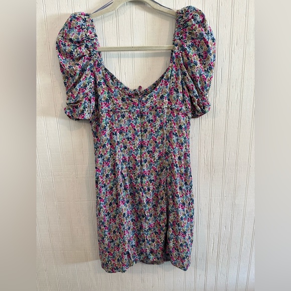 ASTR The Label, FLORAL PUFF SLEEVE MINI DRESS - Picture 7 of 7